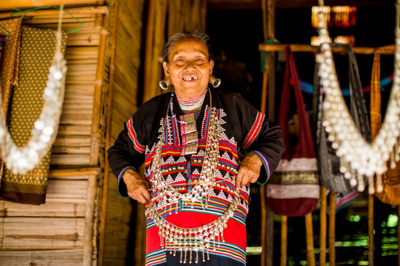 Hill Tribe Dress, Thailand quebra-cabeças em Artesanato quebra