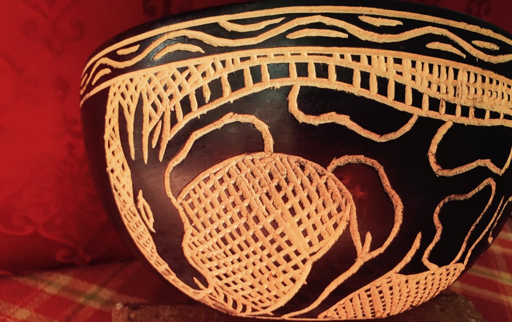 Decorative wood bowl, giraffe side