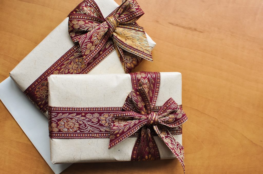 NOVICA gift wrap