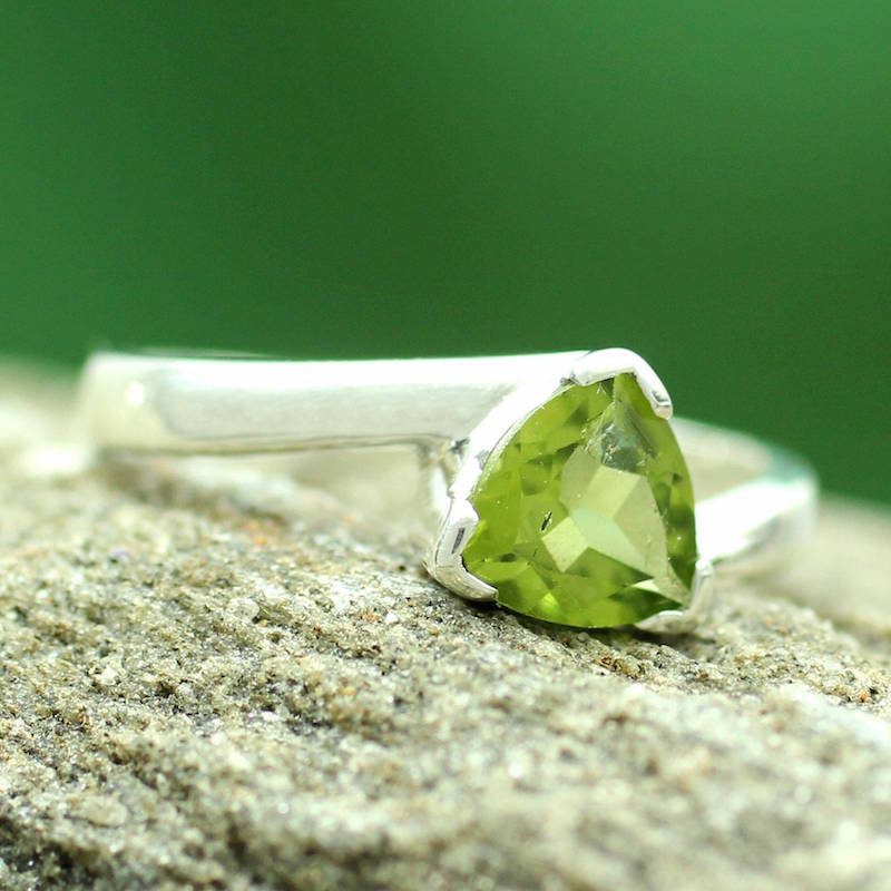 Scintillating Jaipur Solitaire Peridot Ring Crafted in Sterling Silver, ring, peridot, birthstone, birthstone ring, birthstone jewelry, green what are birthstones