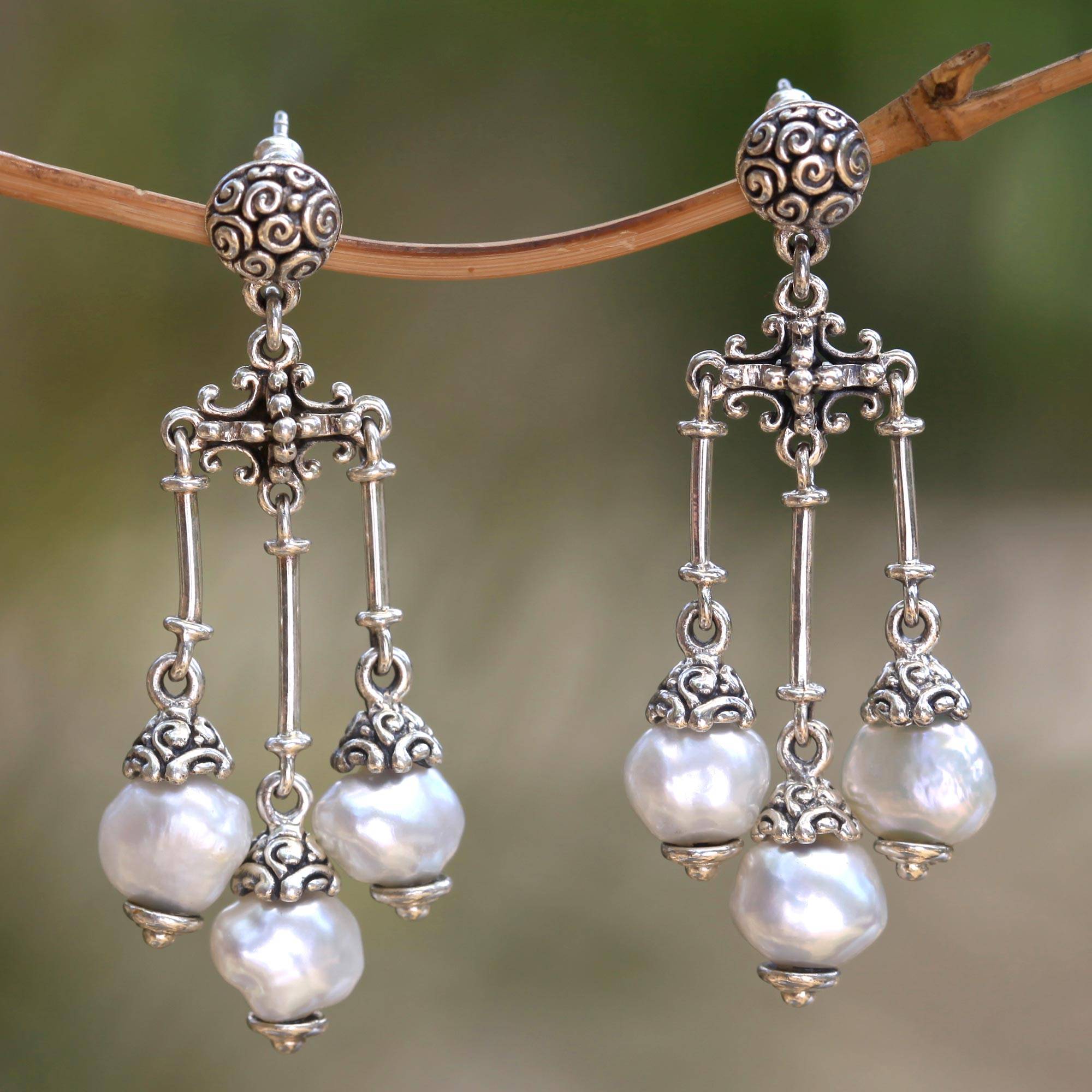 Earrings guide Trinity in White- Cultured pearl chandelier earrings