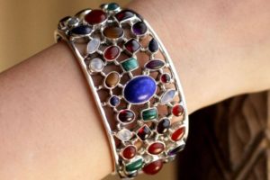 Go bright! Bold Statement Jewelry with Dazzling Gemstones