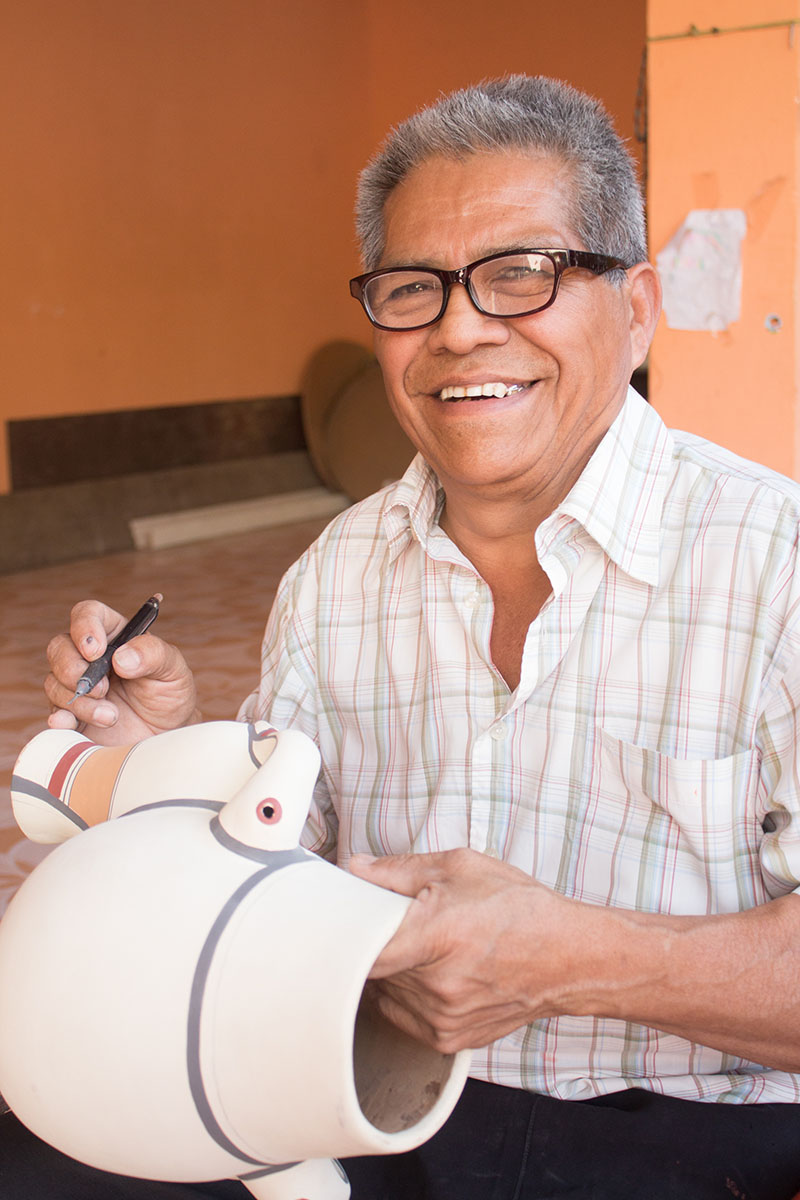 gregorio-bracamonte-pottery-ceramic-novica-nicaragua