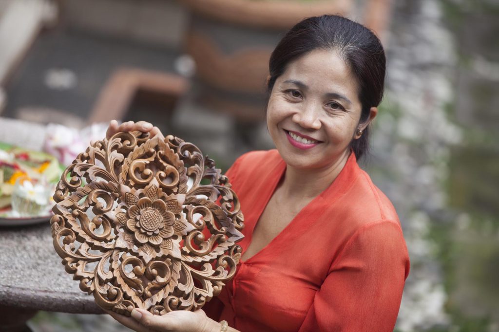 Balinese artisan Made Mulyani